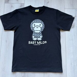 A Bathing Ape
Black College Monogram Baby Milo T-shirt Size M